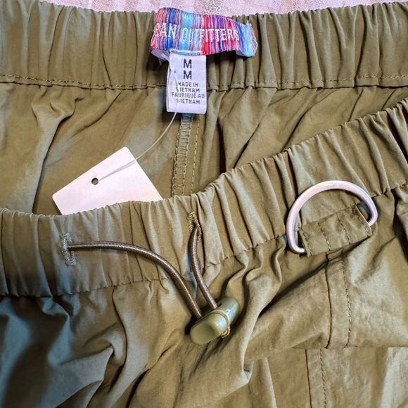 SOLD! Urban Outfitters Jana Nylon Balloon High-Rise Cargo Pant M Green - Picture 10 of 13
